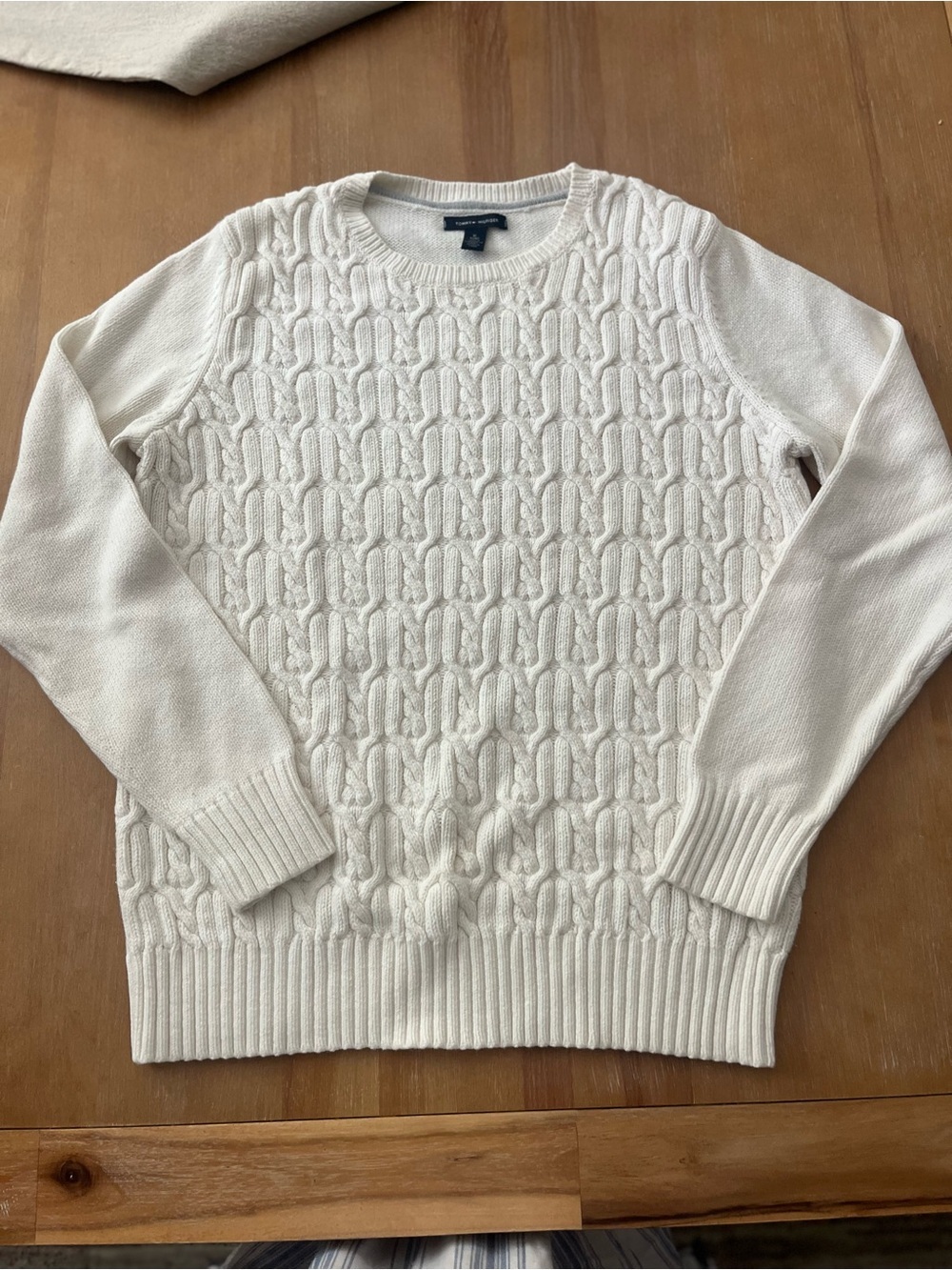 Tommy Hilfiger women’s cable knit sweater. Cream XL